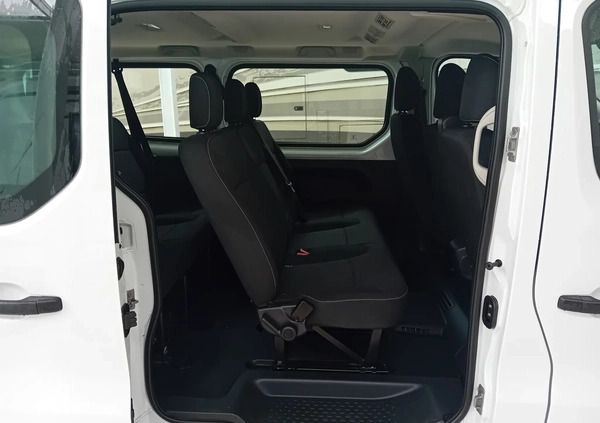 Renault Trafic cena 69900 przebieg: 105000, rok produkcji 2015 z Jędrzejów małe 436